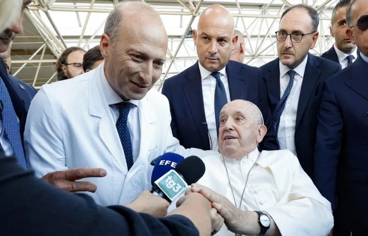 El médico del papa revela sus últimos instantes de vida y que quería «morir en casa»