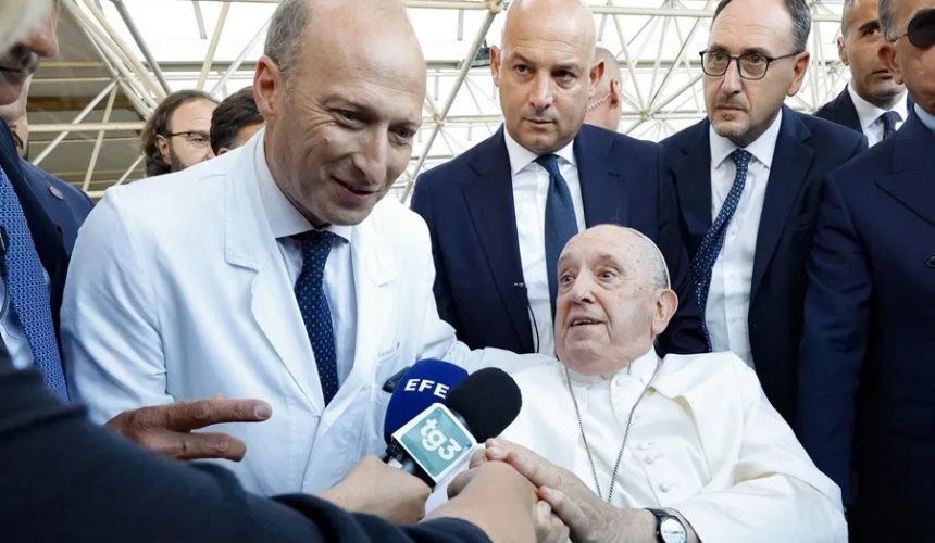 El médico del papa revela sus últimos instantes de vida y que quería «morir en casa»