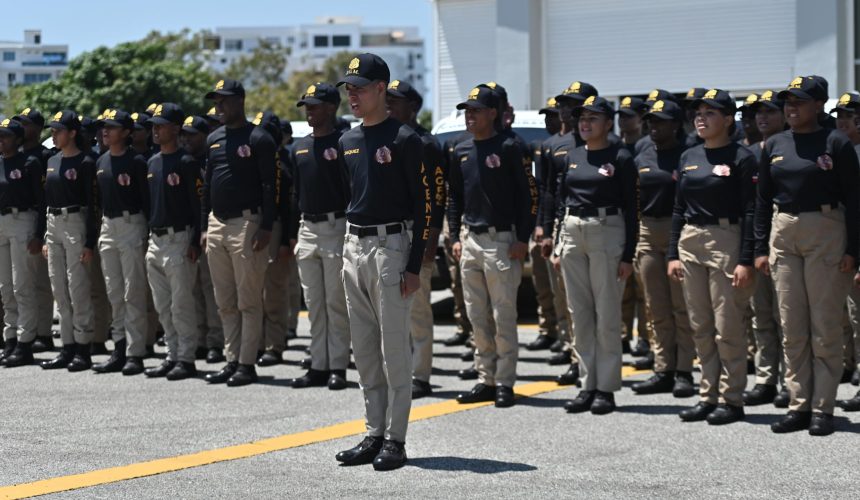 Migración abre convocatoria para jóvenes interesados en convertirse en agentes de interdicción