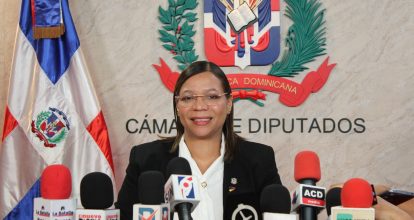 Mirna López presenta proyecto de Ley para el Control Migratorio en Hospitales Dominicanos