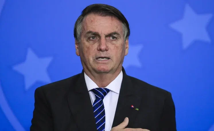 Jair Bolsonaro es hospitalizado tras sufrir intenso dolor abdominal