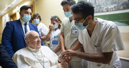 Papa Francisco agradece al Hospital Gemelli su “buen servicio” 