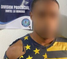Apresan a dos supuestos delincuentes con armas de fuego en La Romana