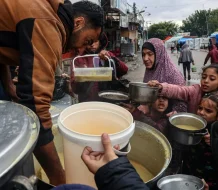 El bloqueo israelí deja sin alimentos a cientos de miles de palestinos en Gaza 