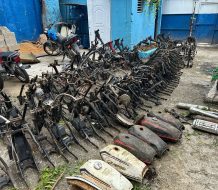 DINTEL desmantela red de desguace y apresa a hombre con 61 chasis de motocicletas, 7 tanques y 5 mufflers en La Romana