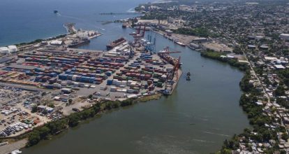 Ministros dominicanos acuden a Washington para negociar tasa del 10 % en aranceles