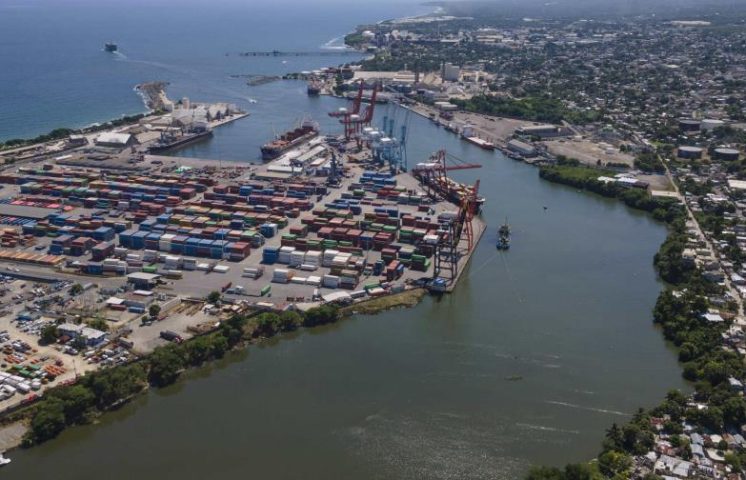 Ministros dominicanos acuden a Washington para negociar tasa del 10 % en aranceles