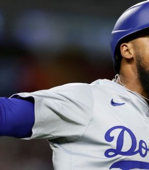 Teóscar consigue el jonrón 200; es el dominicano 32 en llegar a la cifra