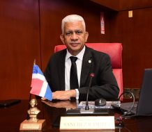 Ricardo de los Santos anuncia 10% en fondos presupuestarios para senadores