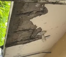 Parte del techo se desprende en escuela de Las Gordas, Nagua 