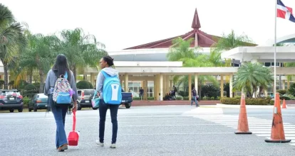 Proyecto de ley propondría que haitianos titulados en el país regresen a ejercer en Haití  