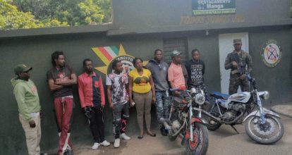 Detienen cuatro motocicletas transportando 11 haitianos indocumentados en San Juan y Montecristi