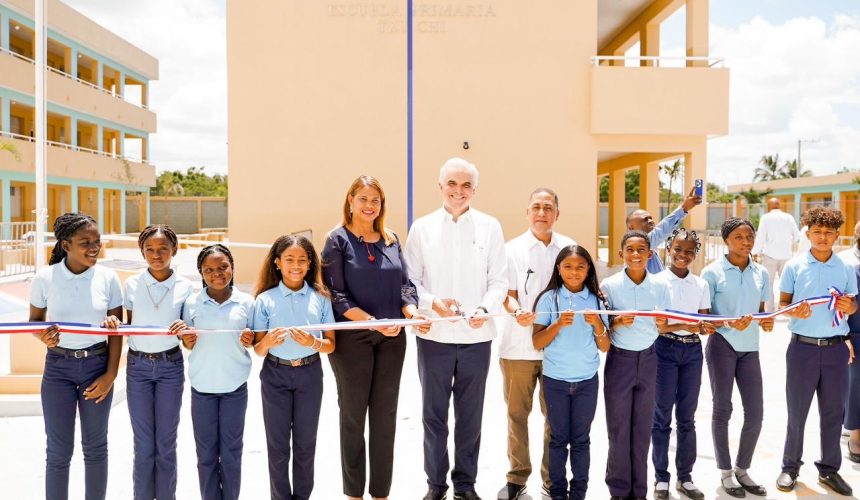Ministerio de Educación entrega centro educativo en Villa Hermosa en La Romana