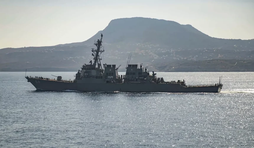 Hutíes impiden a buques salir de puerto del Yemen en medio de bombardeos de EE.. UU..