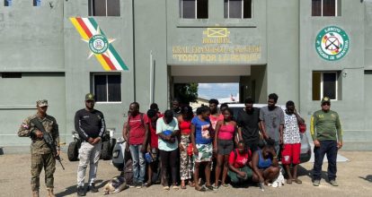 Detienen 17 haitianos indocumentados dentro de una jeepeta en Dajabón