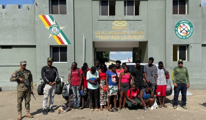 Detienen 17 haitianos indocumentados dentro de una jeepeta en Dajabón