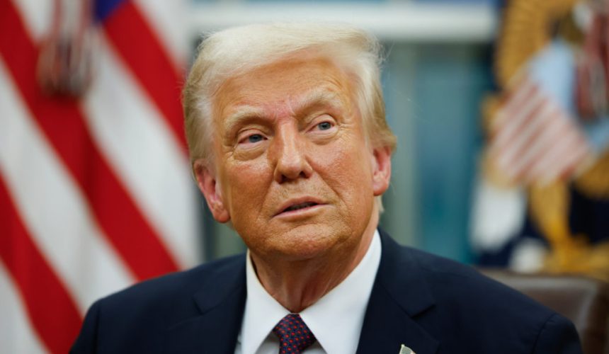 Trump se reúne con el nuevo líder sirio durante más de media hora en Riad 