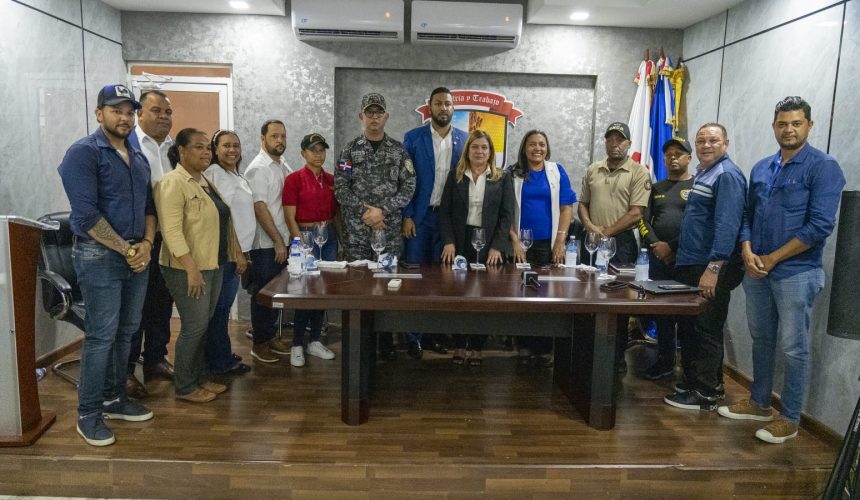 Lanzan Mesa de Seguridad Ciudadana y Género en Estabania de Azua