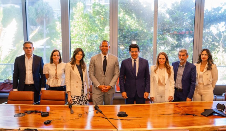 David Collado y Alex Rodríguez anunian inversión de mil millones de dólares en Playa Grande