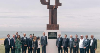 Rey de España, Abinader y Carolina Mejía inauguran monumento a la paz en SD