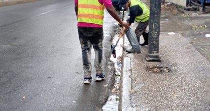 Alcaldía del DN amplía limpieza de imbornales ante incidencia de vaguada