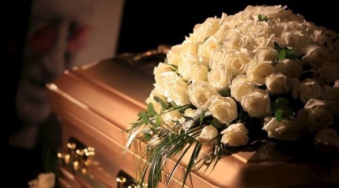 Velan restos de mujer asesinada por su pareja en el puente de la 17