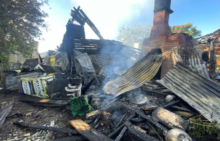 Incendio afecta restaurante en Jarabacoa; no se reportan heridos 