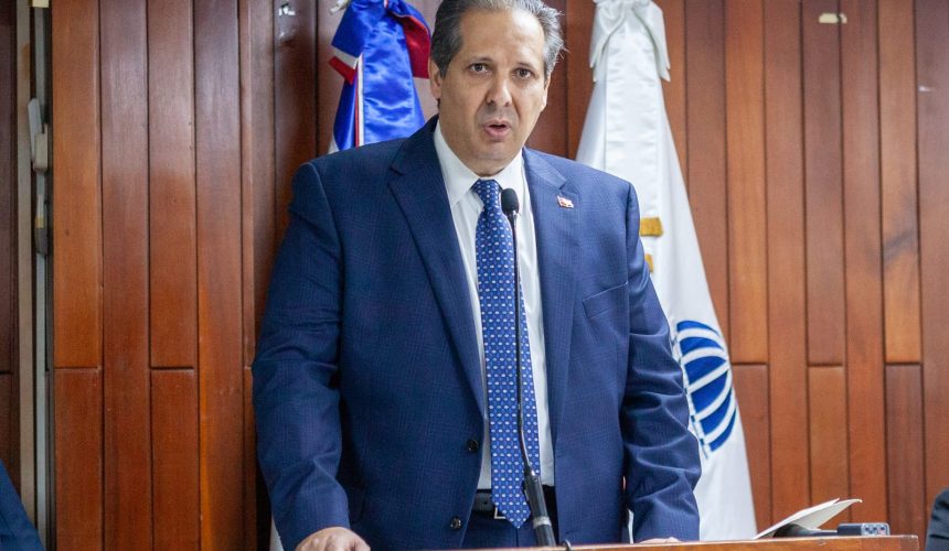 Ministro de Salud reconoce que presencia de pacientes haitianos representa una carga para el presupuesto nacional 