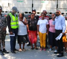 Khoury Industrial dona materiales de construcción para levantar viviendas a familias vulnerables en Cabral Barahona