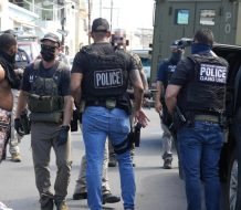 Apresan a más de 50 dominicanos durante operativo migratorio en Puerto Rico 