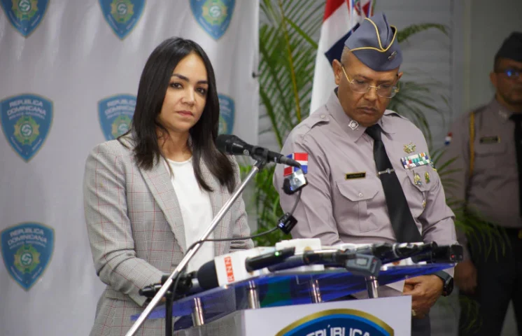 Faride Raful aclara que críticas personales serán tratadas fuera de su rol institucional