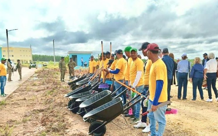 Internos comienzan acondicionamiento de áreas verdes para apertura del centro penitenciario Las Parras 