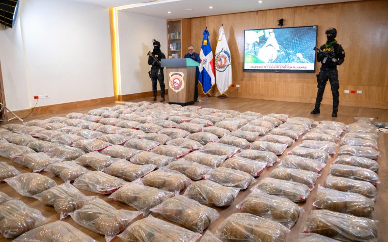 DNCD Incauta más de 300 paquetes de presunta cocaína en auyamas de plástico