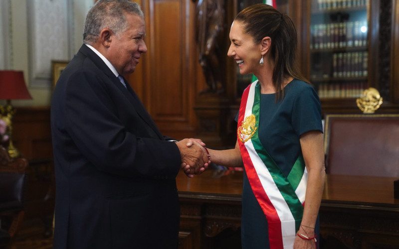 Embajador Juan Bolívar Díaz presenta Cartas Credenciales ante la presidenta de México