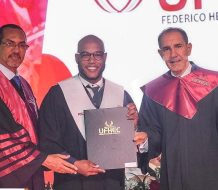 UFHEC celebra graduación con un llamado a construir una sociedad de éxito colectivo; inviste a 1,316