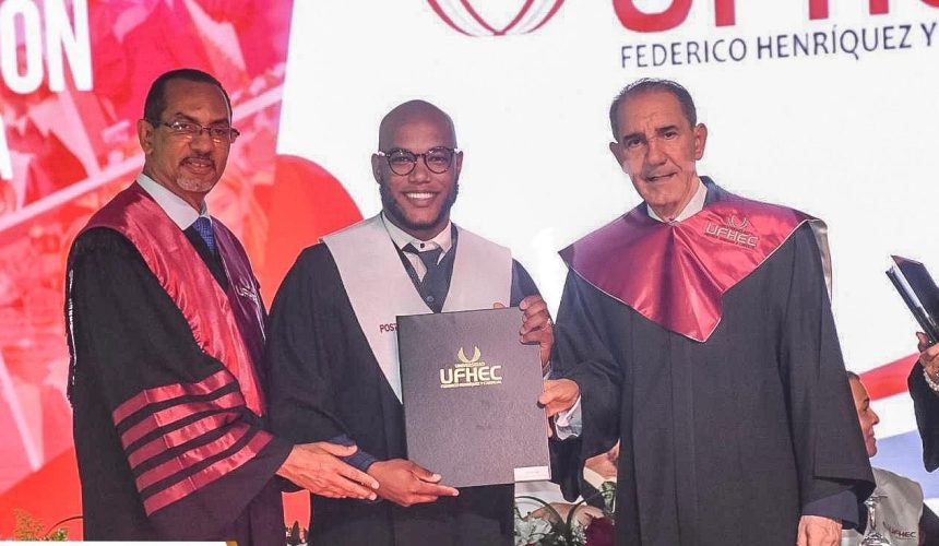 UFHEC celebra graduación con un llamado a construir una sociedad de éxito colectivo; inviste a 1,316