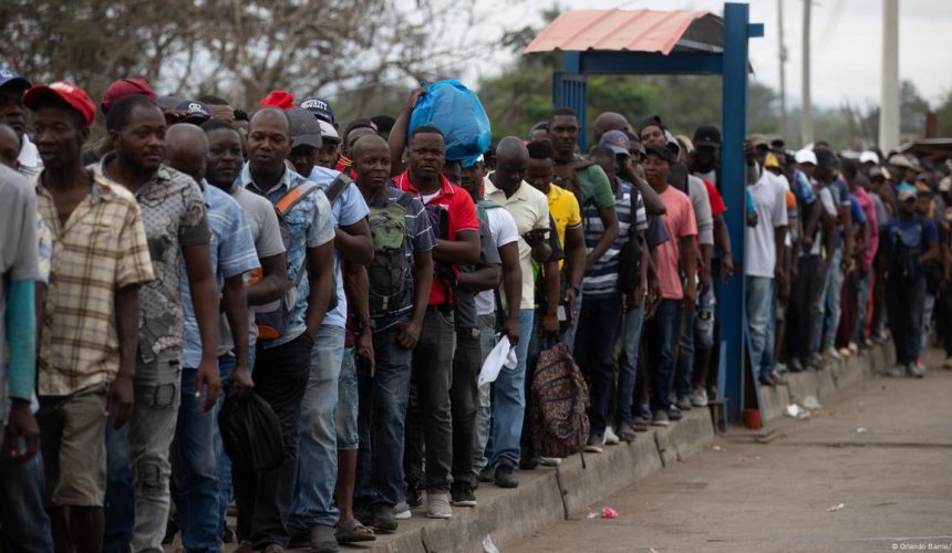 Migración repatria a más de 226 mil haitianos en nueve meses: cifra récord en control fronterizo