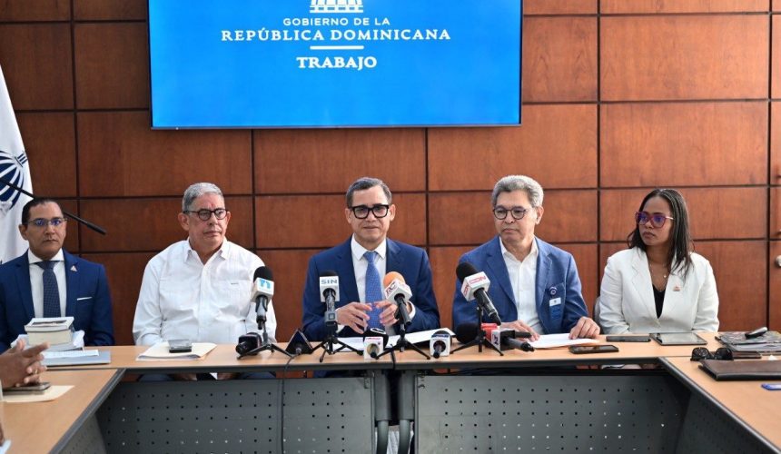 Ministro de Trabajo dice 8 de 9 empresas inspeccionadas violan el artículo 135 del Código Laboral sobre nacionalización del trabajo (80-20)