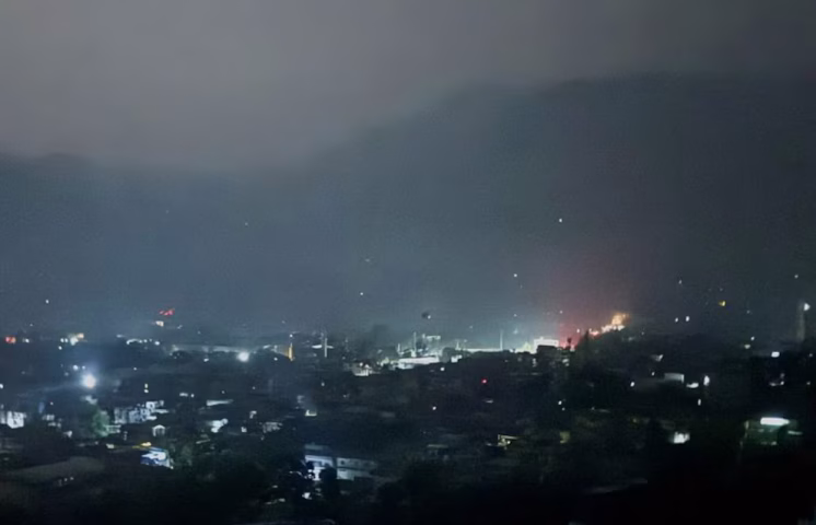 India ataca a Pakistán en Cachemira