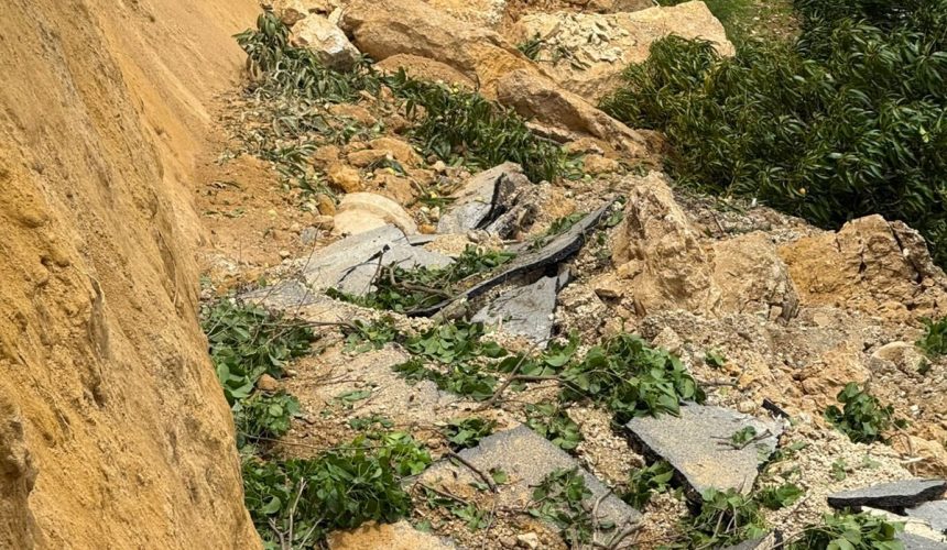 Colapsa tramo vial entre Boca de Nigua y Samangola en San Cristóbal