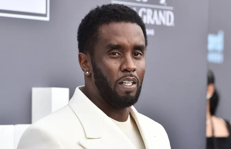 Víctima de Diddy afirma que pasaba la mitad de cada semana en hoteles para practicar sexo forzoso