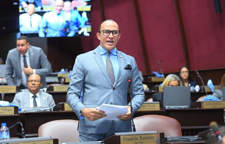 Frank Ramírez solicita al ministro David Collado instalar una oficina de turismo en San Juan