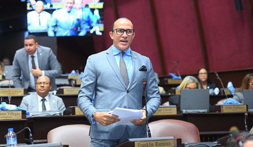 Frank Ramírez solicita al ministro David Collado instalar una oficina de turismo en San Juan