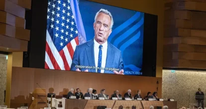 El secretario de Salud de EE.UU. acusa a la OMS de «haber fracasado» y de ceder a China