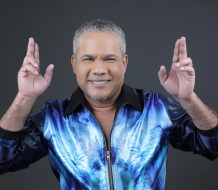 Héctor Acosta celebra su cumpleaños estrenando su canal oficial de YouTube y nueva bachata