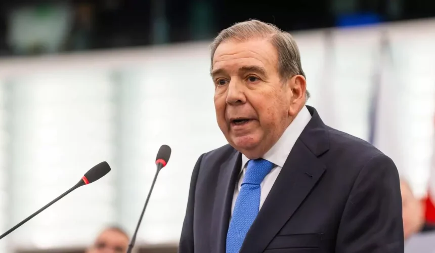Opositor venezolano Edmundo González sale del hospital recuperado de una bajada de tensión 