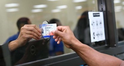 España agiliza canje de licencias para dominicanos y otros 32 países