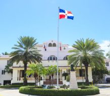Gobierno dominicano exhorta viajar a Estados Unidos solo por vías legales y seguras 