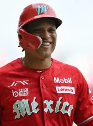 Canó y Liberato se lucen en Liga Mexicana disparando jonrones este domingo