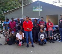 Arrestan dominicana transportando 10 haitianos indocumentados en Dajabón